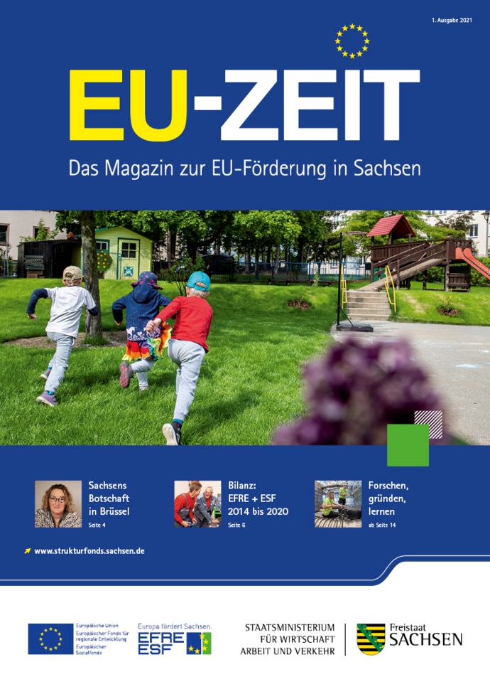 spielende Kinder auf einer Wiese sind auf dem Deckblatt der Broschüre EU-Zeit abgebildet